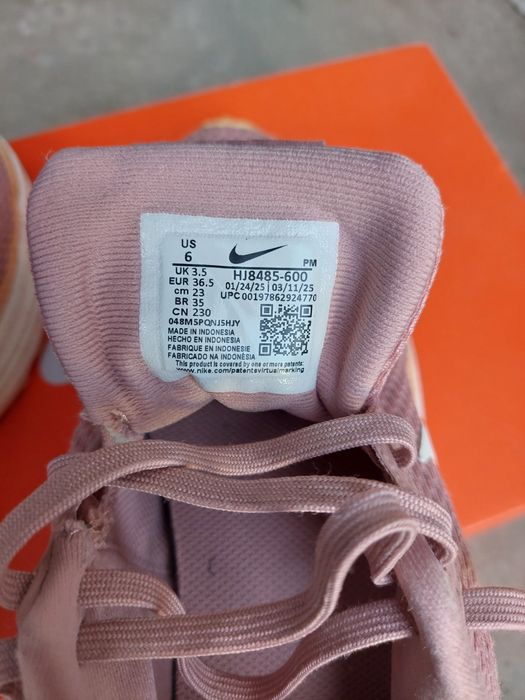 Маратонки за момиче Nike Revolution 8