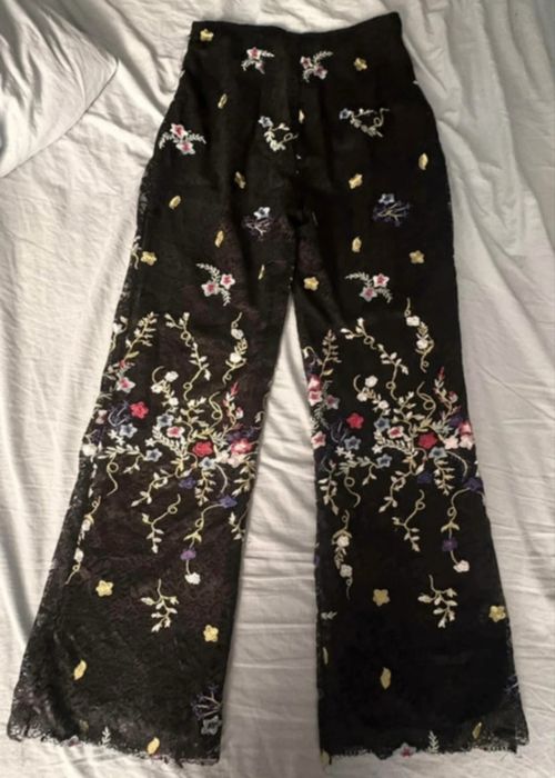 Pantaloni dantela Guess