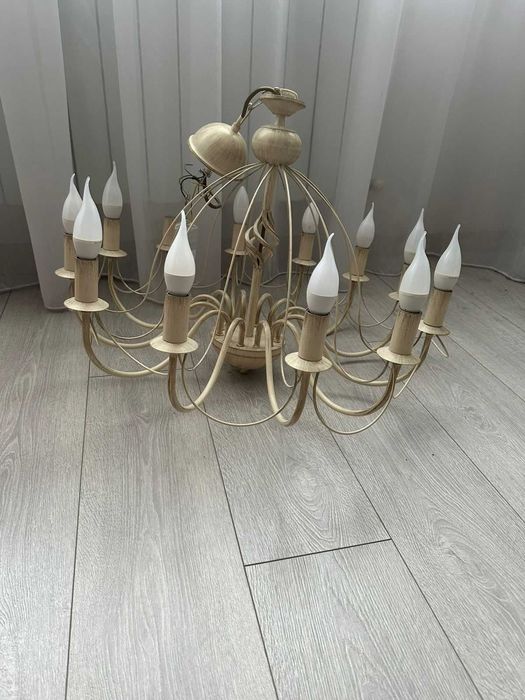 2 люстры в классическом  стиле