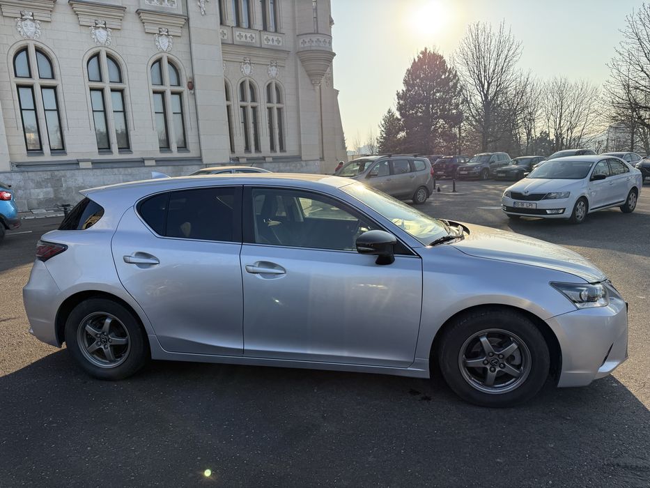 LEXUS CT200H 2015