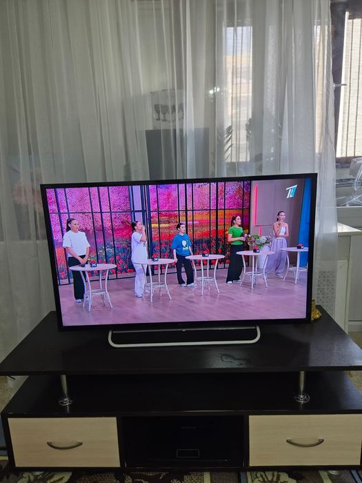 Smart Tv с подставкой