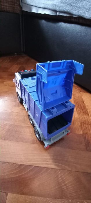 Masina gunoi cu telecomanda