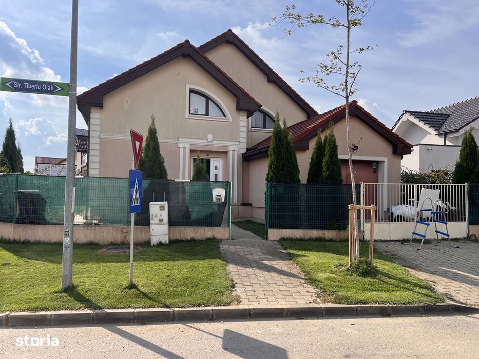 Vila de închiriat,zona de Nord, 5 camere, curte proprie