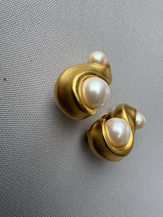 Cercei Givenchy-Paris-New York