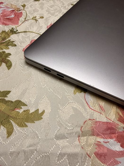 Macbook Pro 2019 TouchBar Intel Core I5 8GB Ram, 128GB