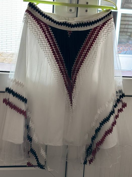 Кофта юбка и костюм брюк.