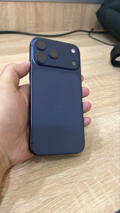 Iphone 17 pro max sim