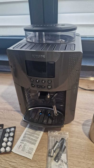 Espressor automat krups EA816B + accesoriu spumare lapte
