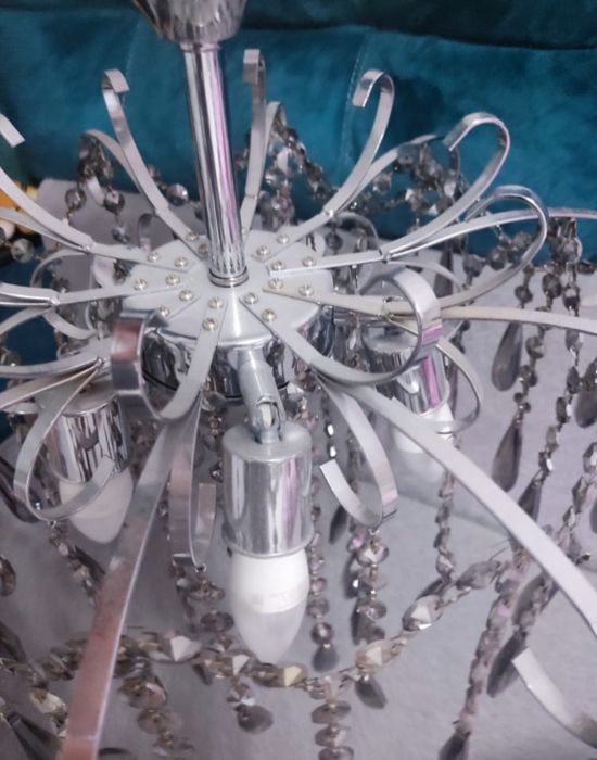 Продам люстры в отличном состоянии