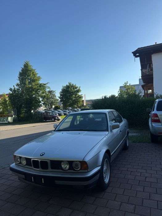 BMW E34 520i – 1990 | 2.0 Benzină | 6 cilindri în linie