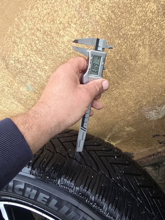 Гуми  Michelin 215/60/17