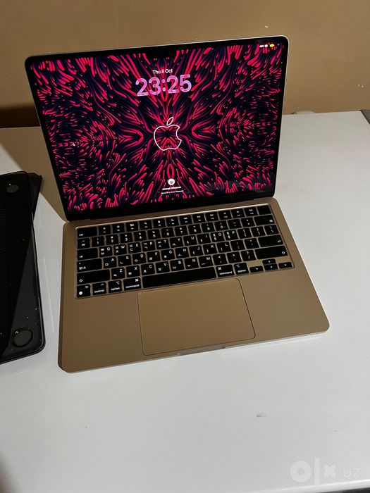 MacBook Air m2 16/512