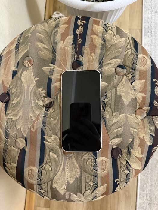 Продам айфон 13 в идельном состоянии