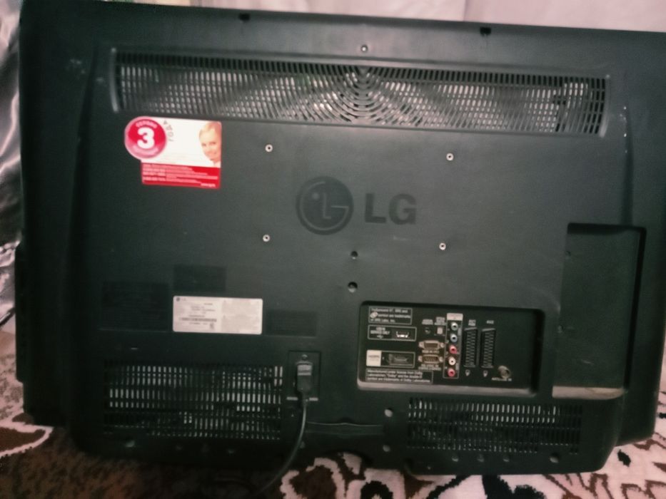 Продам телевизор LG
Телевизор