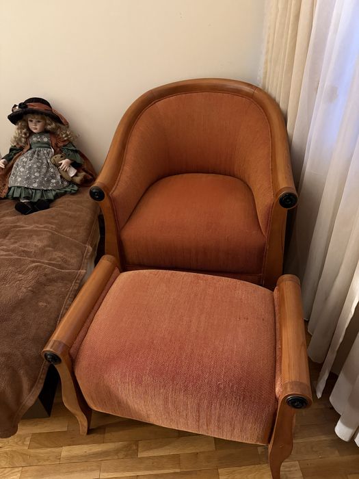 Продавам фотьойл с отоманка / табуретка