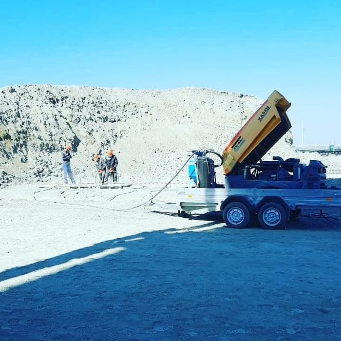 Компрессор в аренду с отбойными молотками