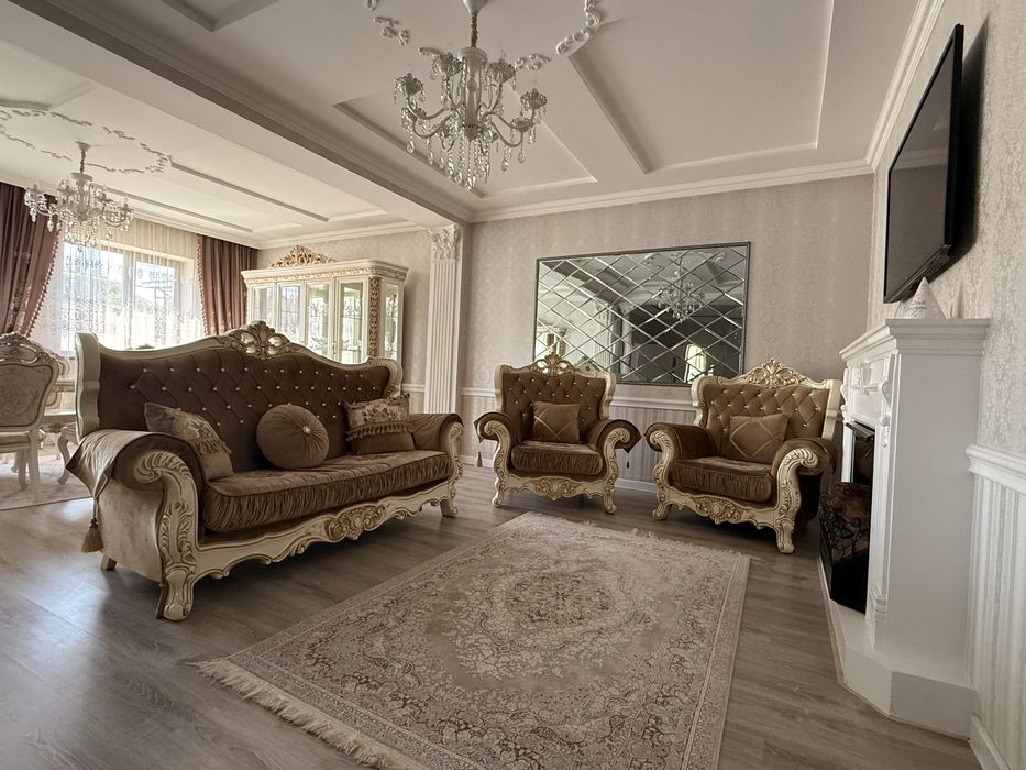 Продам Классический диван и 2 кресла