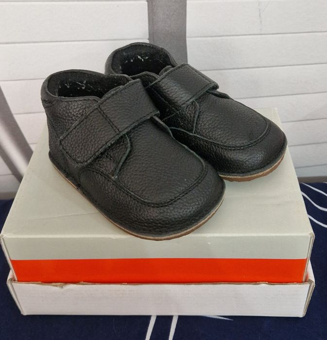 Pantofi bebe marimea 19