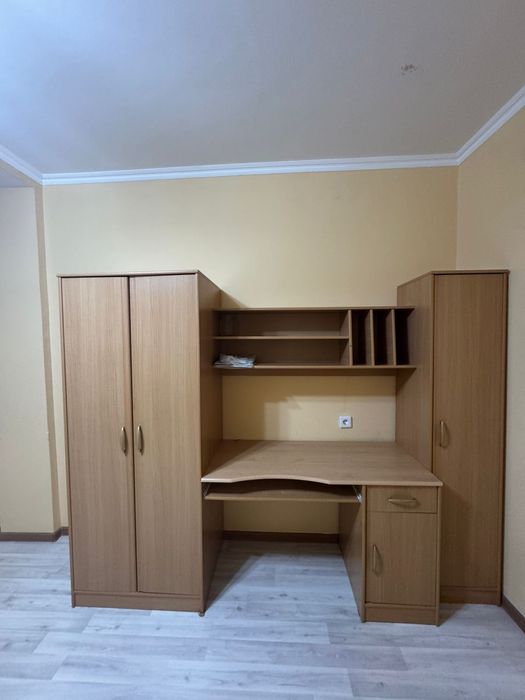 Шкаф и стол для компьютера