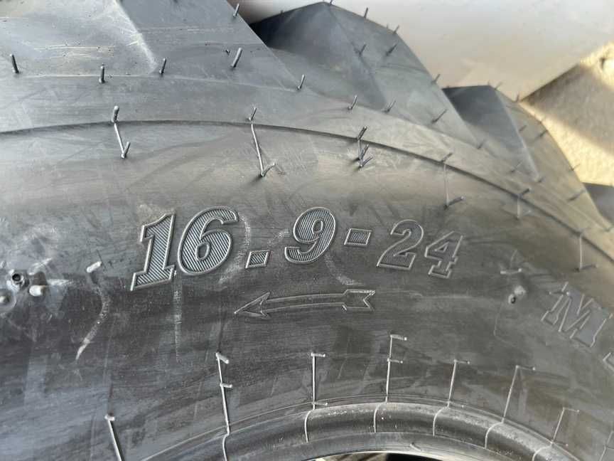 16.9-24 industriale pentru buldo Marca MRL cu 14 pliuri