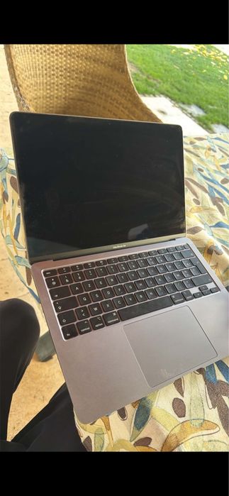 Mac buhc air cu cutie
