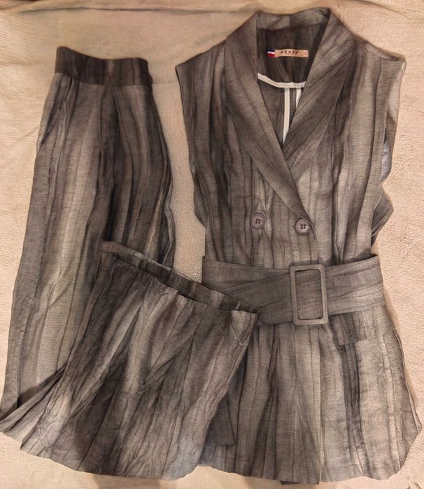 Сет костюм в сиво Azaka Paris