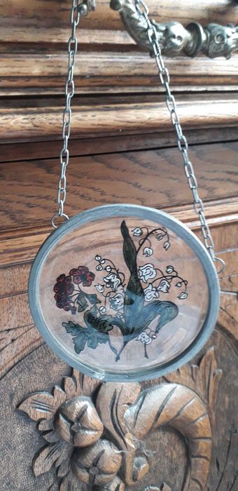 Tablouri pictate pe sticla cu cadru metalic si lantic