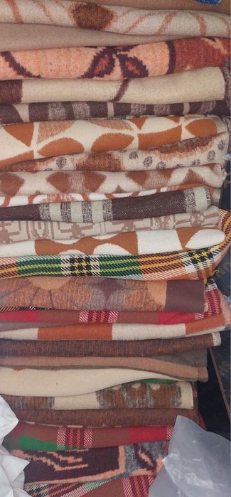 Зимни Одеяла 300бр Зимни 200 бр.вълнени и 100 бр.летни памучни