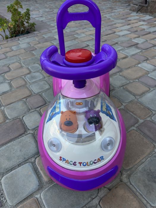 Толокар (машинка-каталка) для девочки