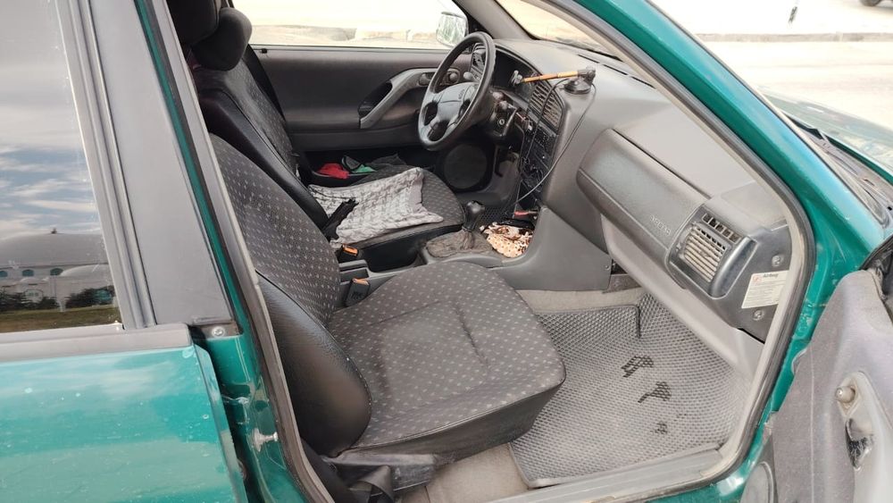 Пассат б4 универсал. Бензин газ. 1995 жылғы