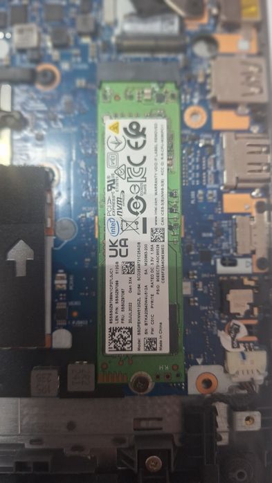 Продам ноутбук на запчасти