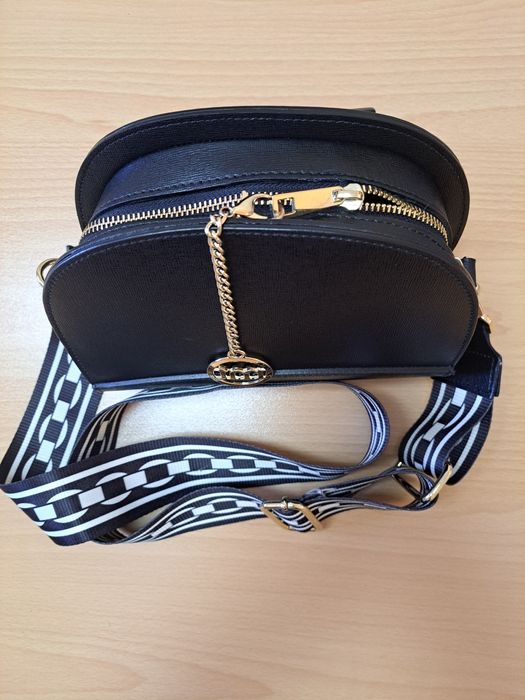 Mia Tomazzi естествена кожа