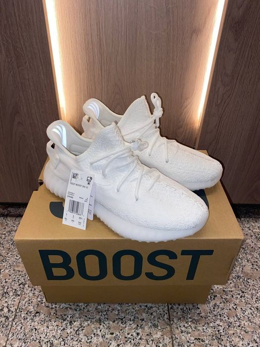 Yeezy Boost 350v2 Triple White