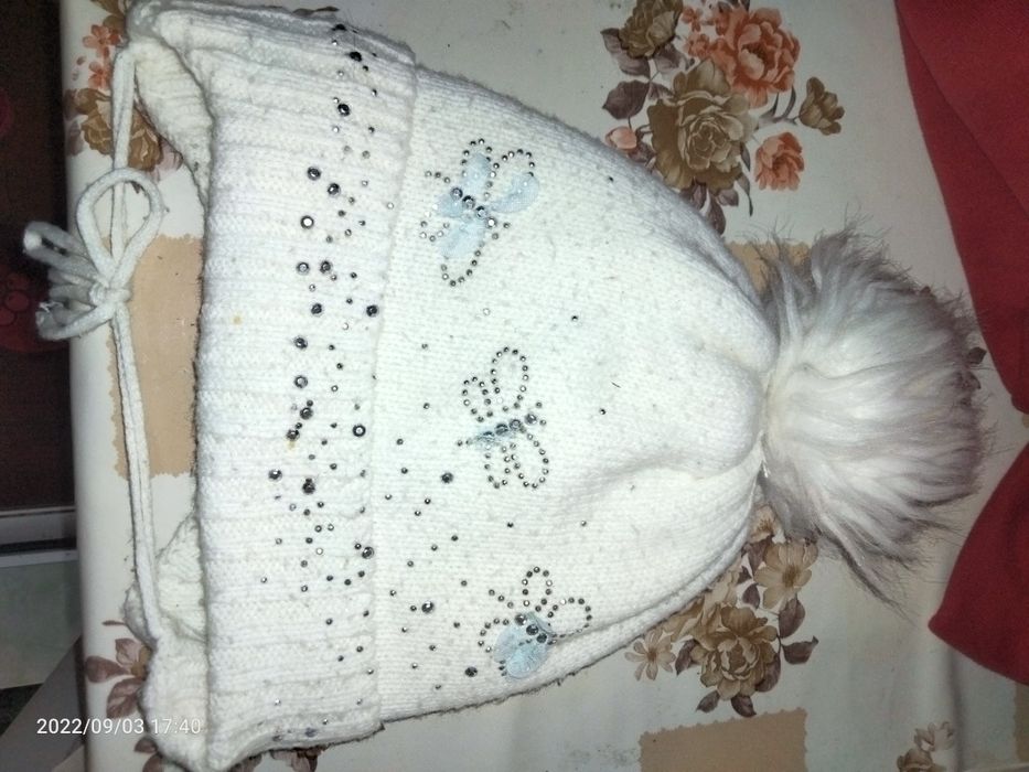 Комплект шапок для девочки