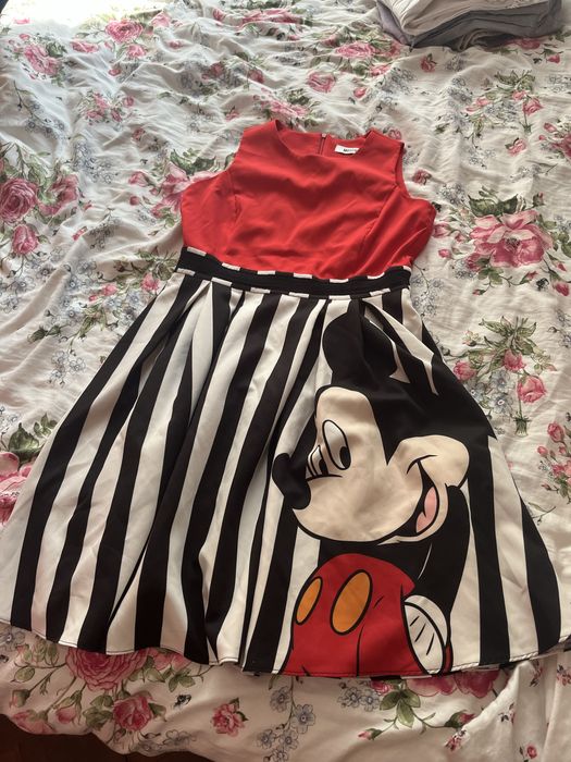 Рокля MOSHINO с мики маус!