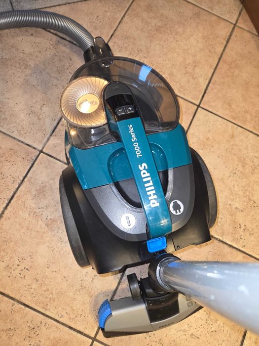 Прахосмукачка Phillips 7000 Series