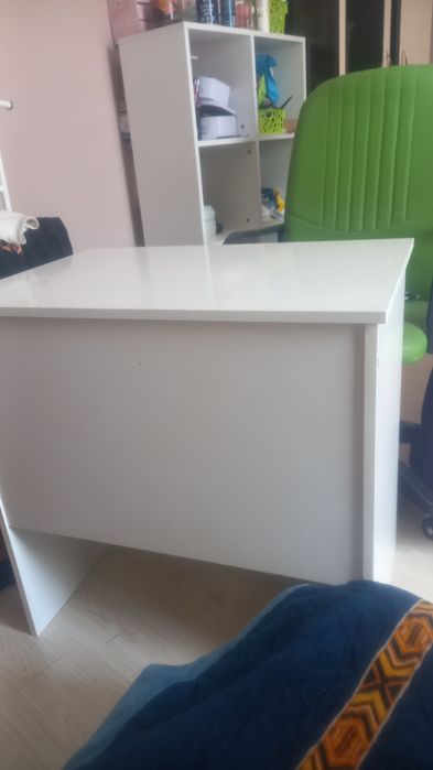 Кресло и стол  продам