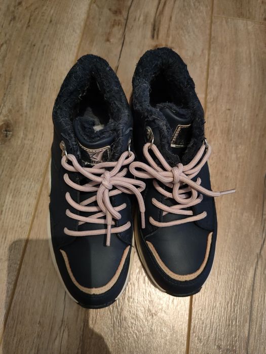 Кроссовки зимние