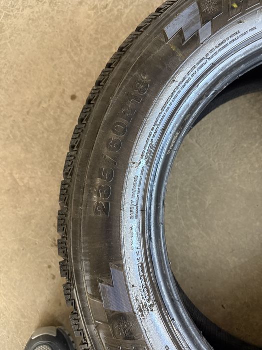 Продам резину 235.60.R18