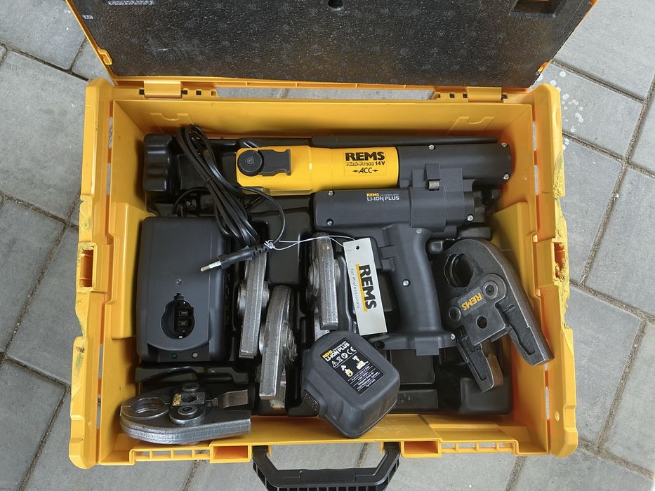 Vind presa sertizare noua neutilizata niciodata 0 presari Rems MiniPress 14,4 cu bac M15,18,22,28,35