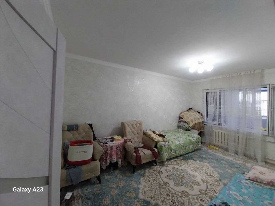 2 xonali kvartira sotiladi