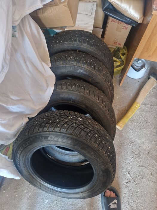 Продам шипованные баллоны