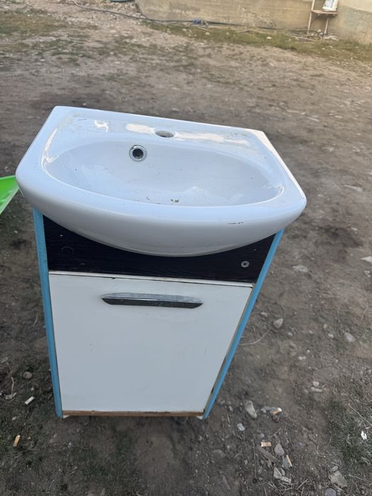 раковина с тумбой