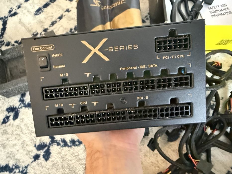 sursa Seasonic x 1050 w gold full modulara