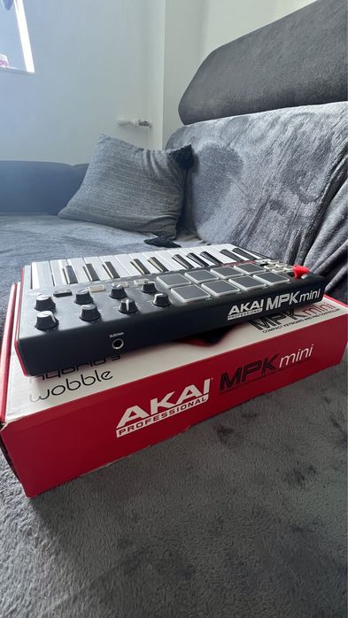 Vând APK mini controller studio