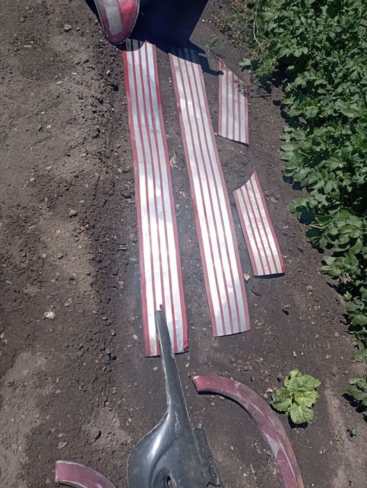 Молдинги на двери