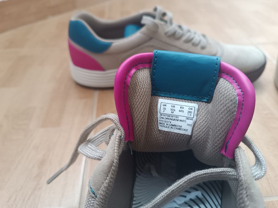 Мъжки нови обувки