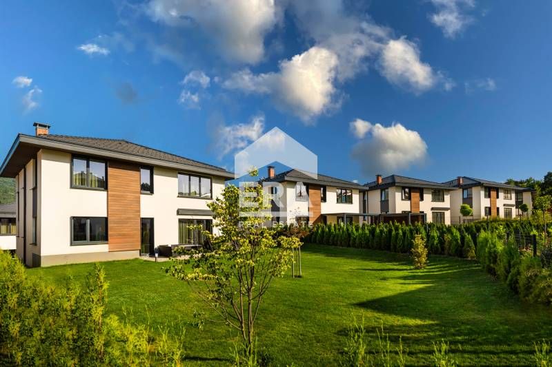 Продава се Къща в с. Владая, Област София-град - 229 кв.м за 1782 €/кв.м - Снимка #4