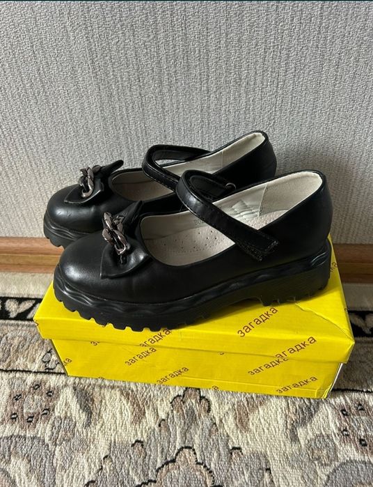 Продам туфли для девочки