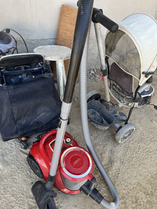 Пылесос Bosch не работаеть целый